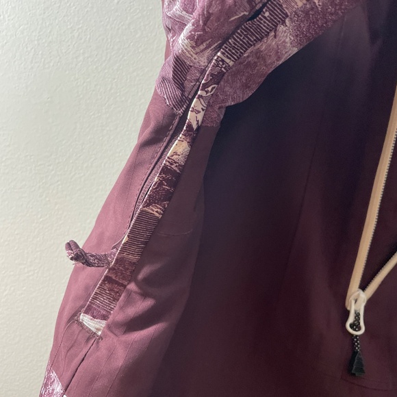 Ski jacket in medium - Picture 7 of 10